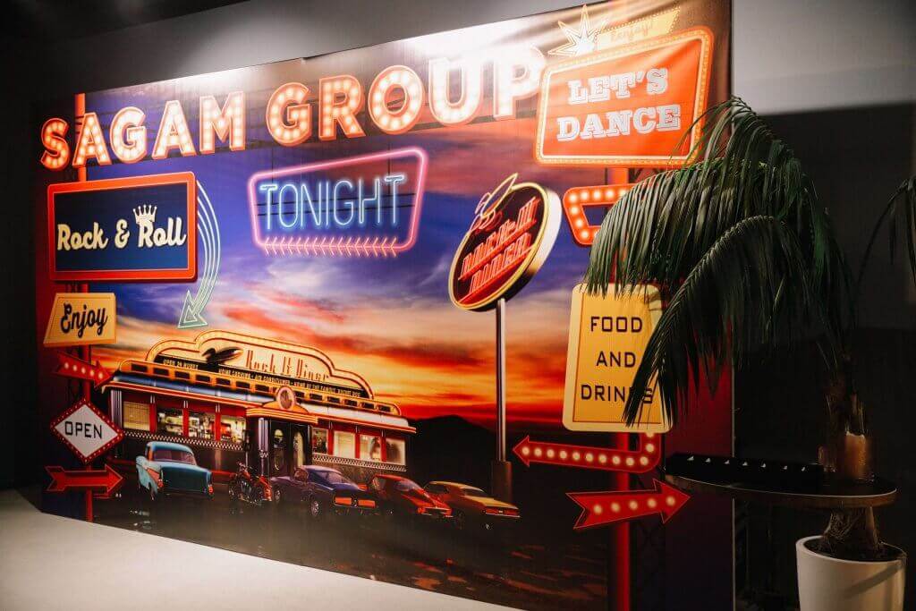 שלט כניסה לאירוע חברה של סגם