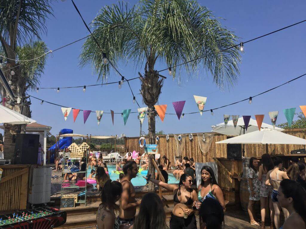 DB969AE7-1047-42EA-821F-CAA5BE16FF50$L0$001~photo