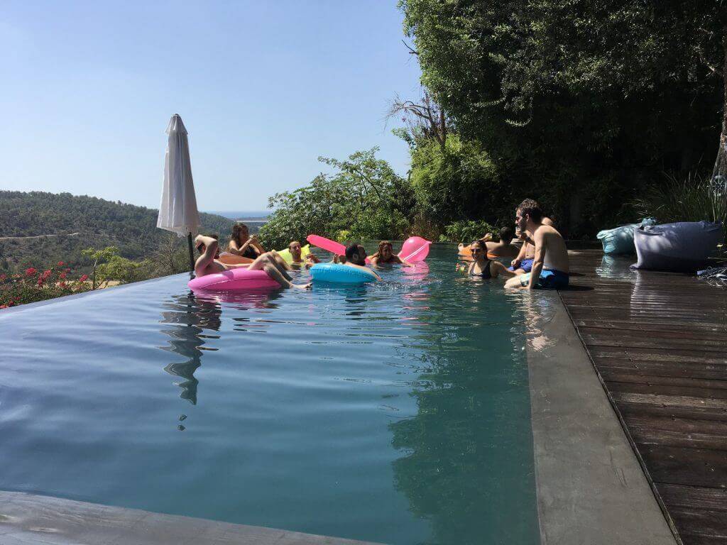 EC289DBB-C948-46D8-8989-8B9BEBB898B7$L0$001~photo