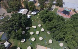 בריכה בשרון Paradise Garden מבט למדשאות