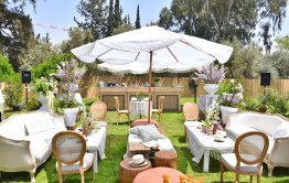 הגינה בבית בשרון אירועי צהרים כפריים