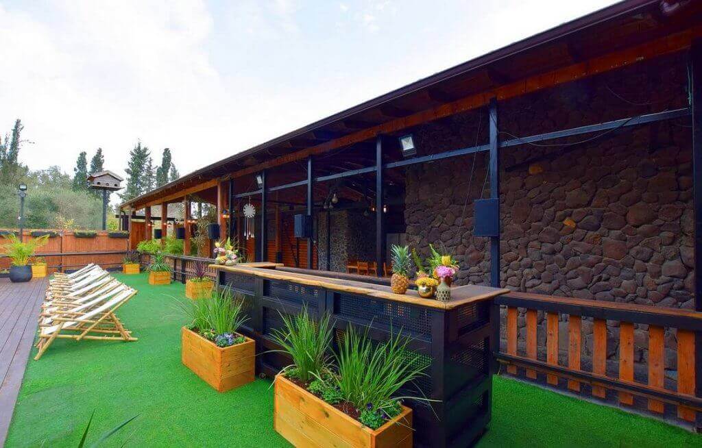 וילה התחנה בכפר- מבנה הבר