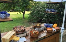 עמדה בגן באירוע חתונה