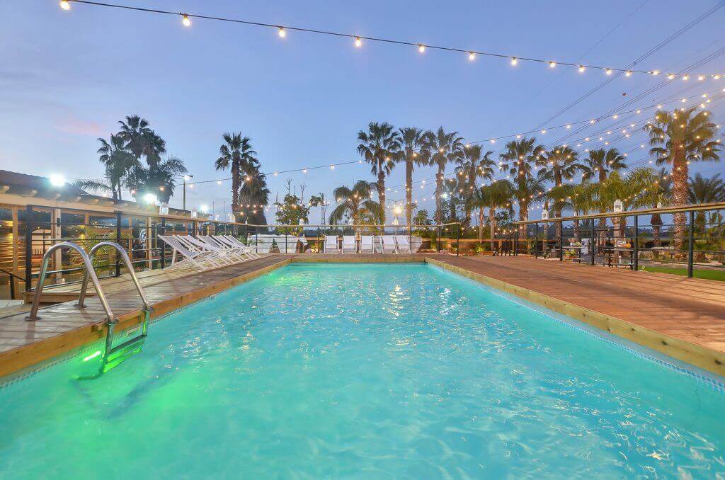 וילה עם בריכה לאירועים ולימי כיף