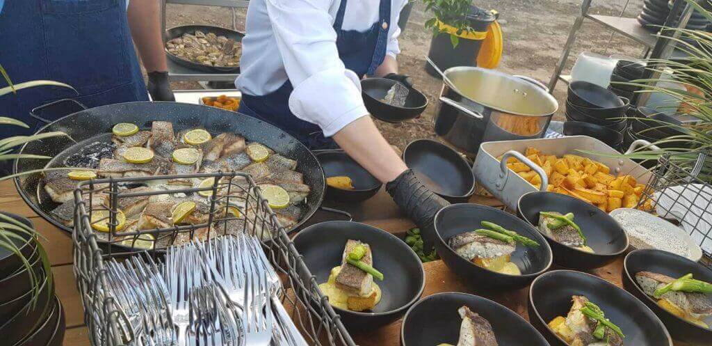 קייטרינג לחתונה בבית הפרטי במושב