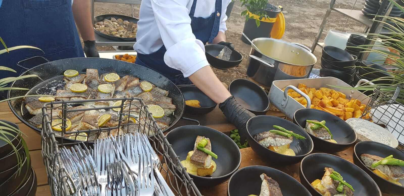 קייטרינג לחתונה בבית הפרטי במושב