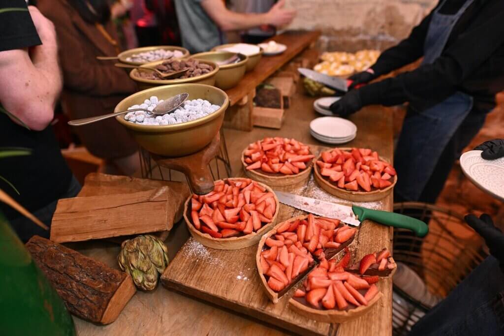 קייטרינג לאירוע עסקי בפורים - תפריט קינוחים משובח