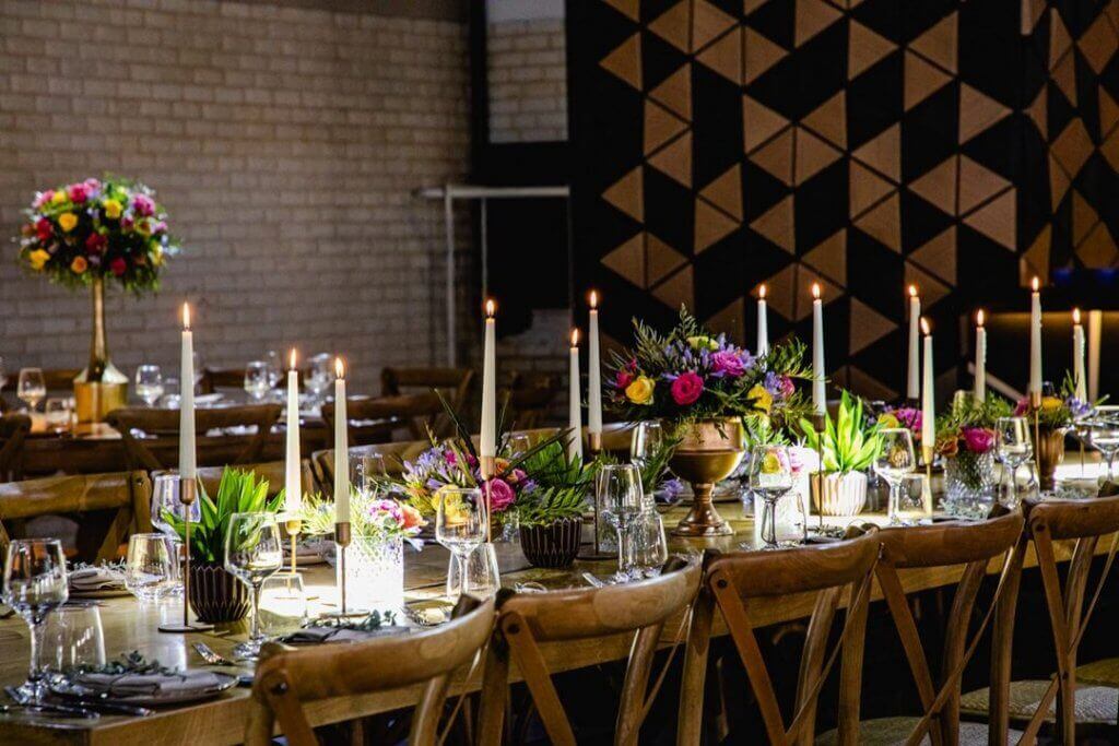 עיצוב מרכזי שולחן אמורה