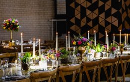 עיצוב מרכזי שולחן אמורה