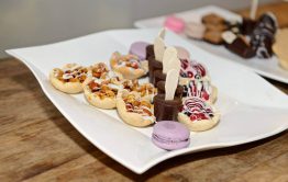 אירוע חברה צבעוני ומשמח עם מבחר פינוקים