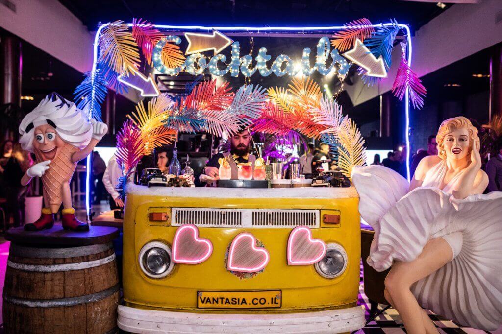 עמדת בר מעוצבת