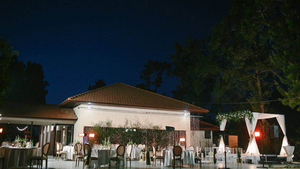 חתונה קטנה במסעדה